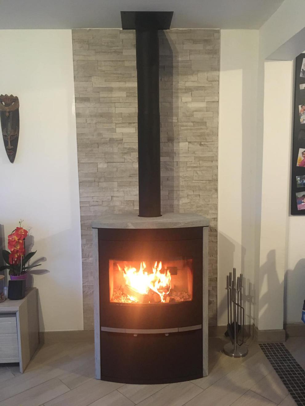 Poêle à bois Odyssée Design modèle Gamma Poêle à bois Odyssée Design modèle Gamma