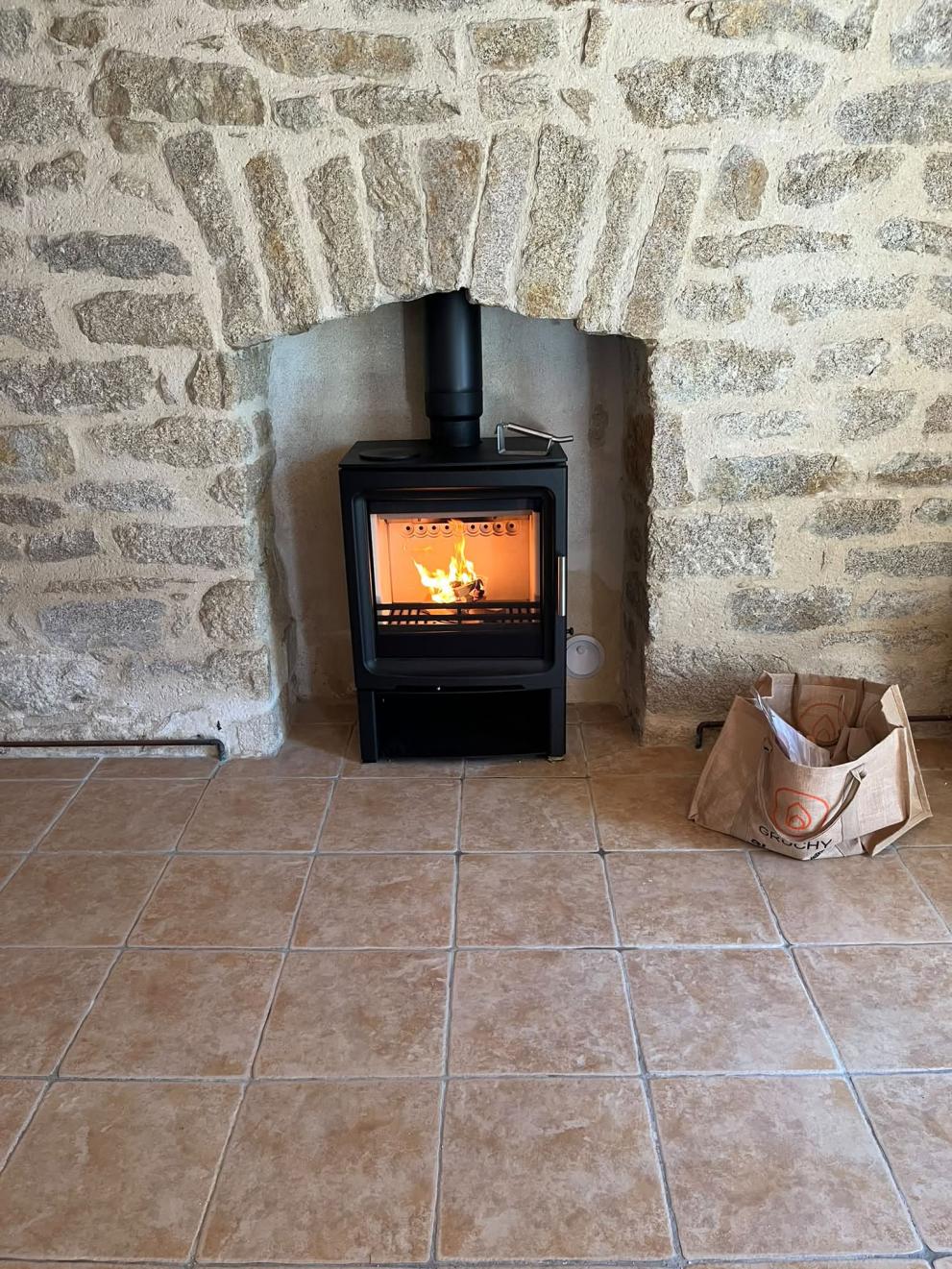 Pose d'un poêle à Penmarc'h