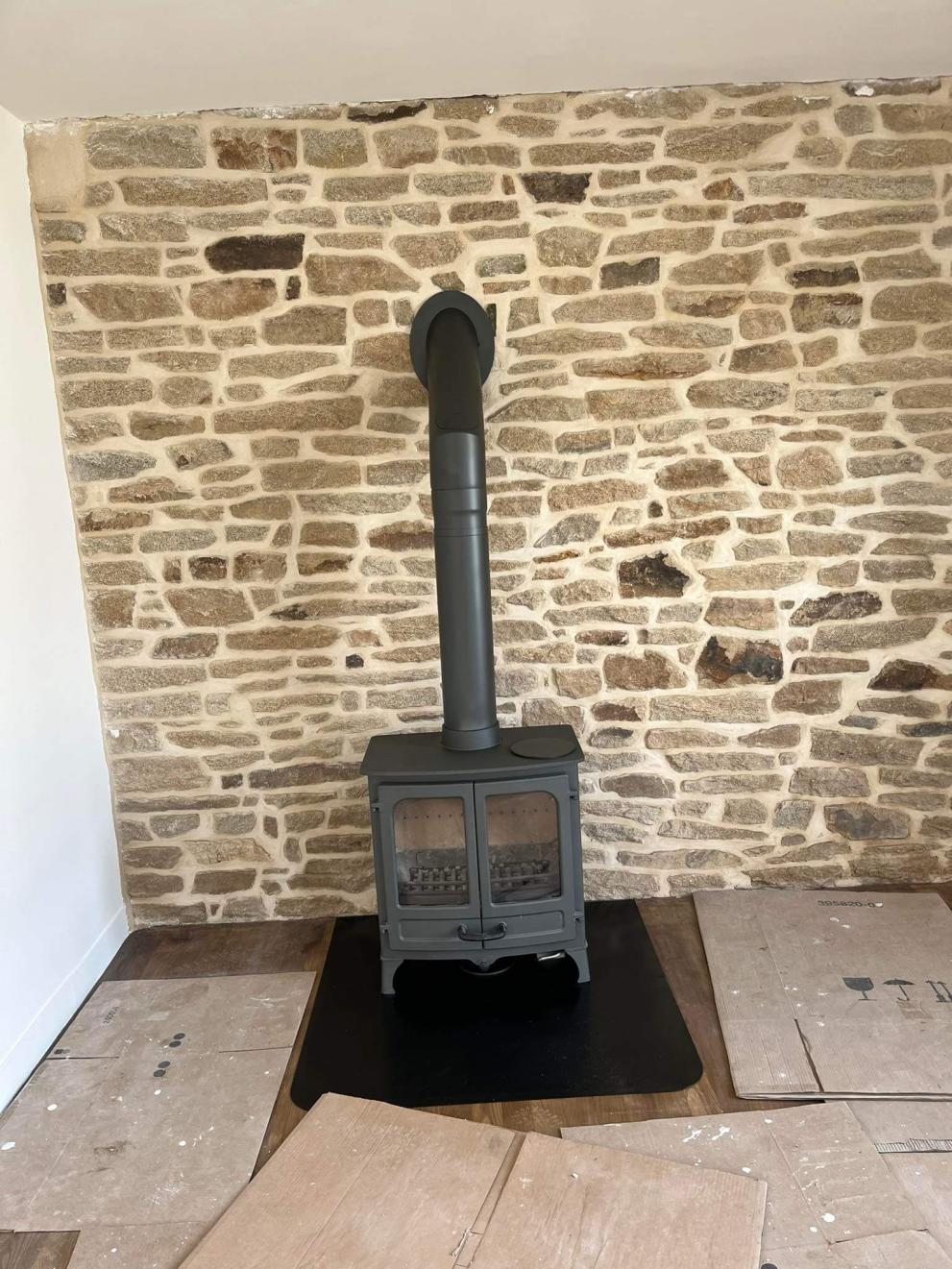 Pose d'un poêle à Rosporden